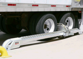 MWL1300手动轮式货车限动器