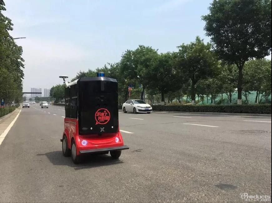 室外移动机器人厂家 1623330468852029.jpg