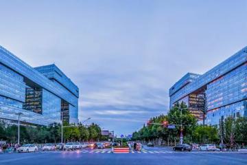 京东总部2号楼启用，全国投用及在建职场面积达300万㎡