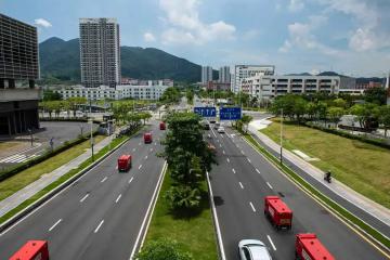 京东物流无人车在深圳“加速”，日均配送量跃居第一梯队