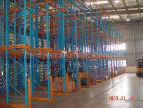供应厂家供应仓储货架-驾入式货架