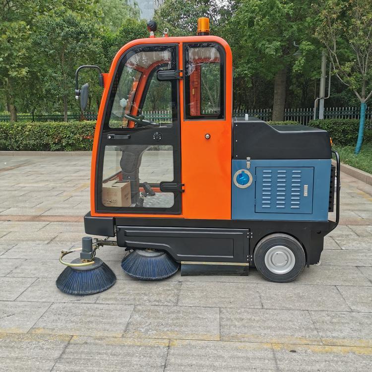  定制小型电动清扫车 全封闭式路面清扫车 电动四轮扫路车